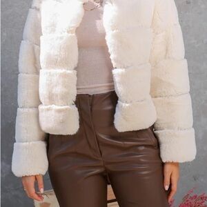 Fabrik Women's Cream Faux Fur Jacket Small
